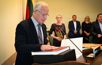 Prisiekė naujas tarybos narys