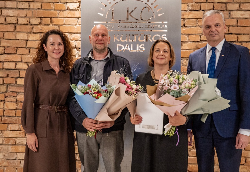 Pirmadienio vakarą pagerbti Lazdijų krašto kultūros puoselėtojai ir kūrėjai Pirmadienio vakarą pagerbti Lazdijų krašto kultūros puoselėtojai ir kūrėjai