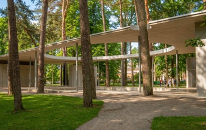 Istorinė Miesto sodo estrada vėl žiba: Alytaus architektūrinis akcentas pateko tarp šalies geriausių