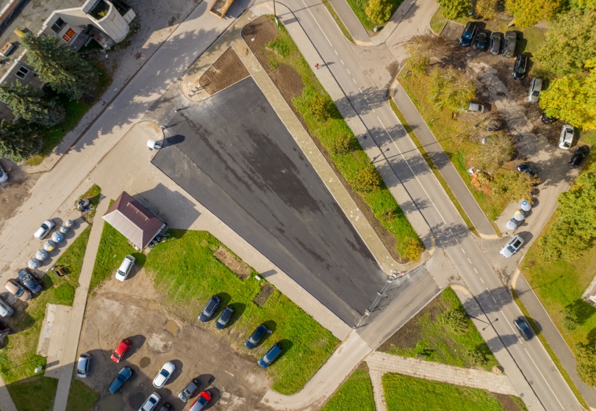 Lauko gatvėje suremontuota automobilių stovėjimo aikštelė atveriama gyventojams Lauko gatvėje suremontuota automobilių stovėjimo aikštelė atveriama gyventojams