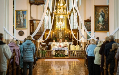 Nemunaityje iškilmingai paminėti Švč. Mergelės Marijos Rožančinės atlaidai