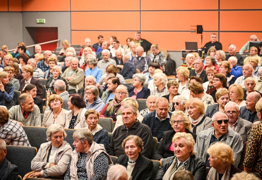 Alytaus rajono senjorams – šventė su muzika, nuoširdžiais pokalbiais ir naudingomis žiniomis