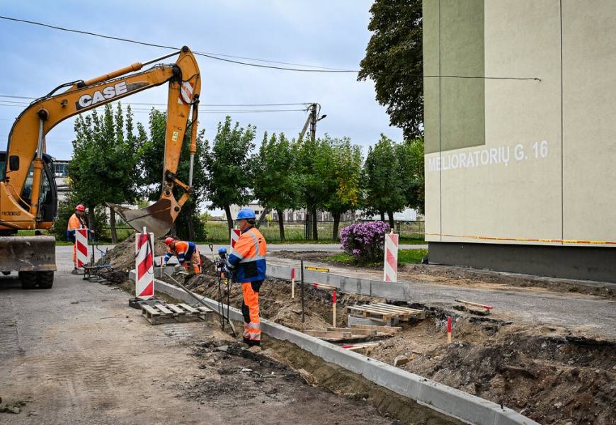 Simno daugiabučių aikštelės keičiasi neatpažįstamai Simno daugiabučių aikštelės keičiasi neatpažįstamai