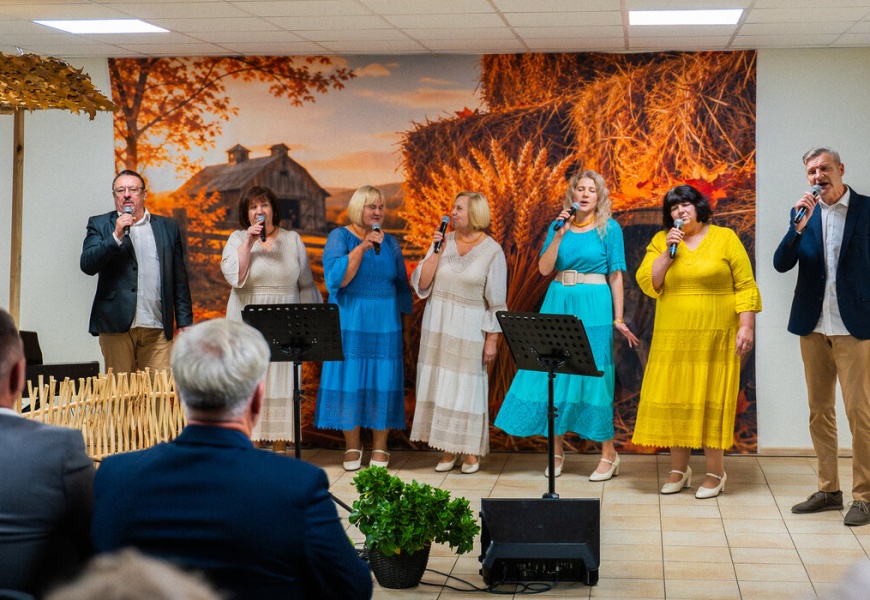 Nemunaityje ruduo pakvipo obuoliais, muzika ir šventine nuotaika