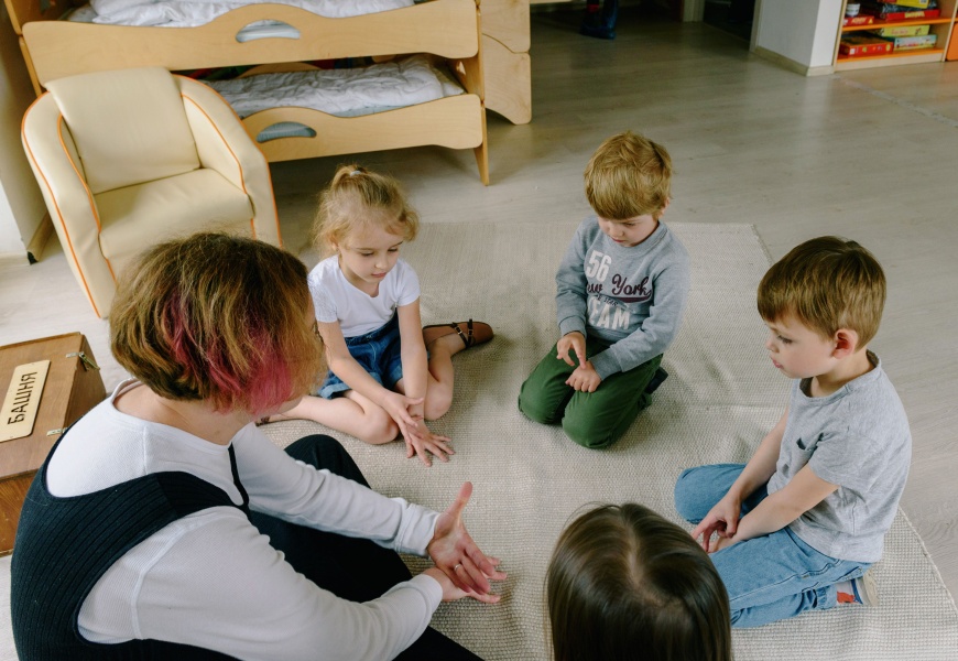 Vaikų verbavimas: 7 filmukų ciklas padės atpažinti manipuliaciją ir žinoti, kaip reaguoti