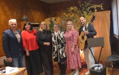 Vankiškių bibliotekoje – poezijos ir muzikos popietė „Kai lapai šnabžda eilėmis, o ruduo – muzika“ Vankiškių bibliotekoje – poezijos ir muzikos popietė „Kai lapai šnabžda eilėmis, o ruduo – muzika“